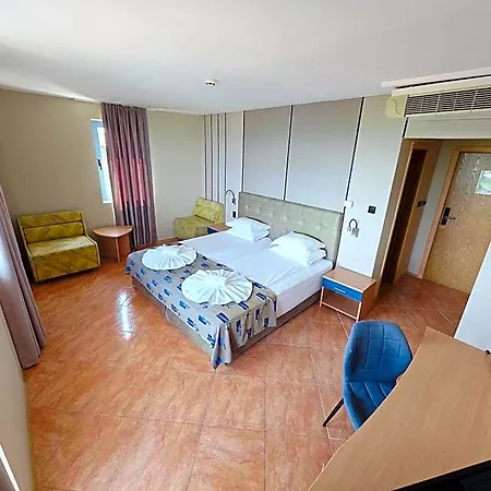 Hotel Bora Bora 3*